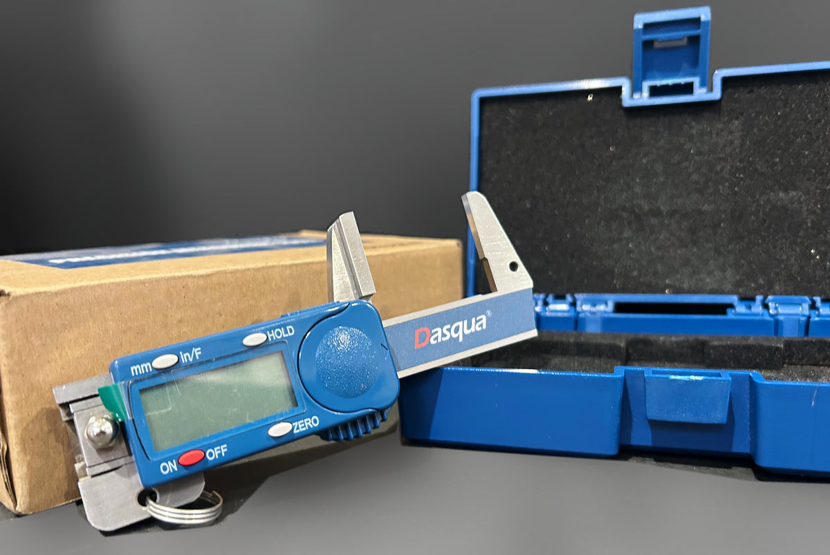 DASQUA 2140-8101 0-25 mm snap action caliper with protective case