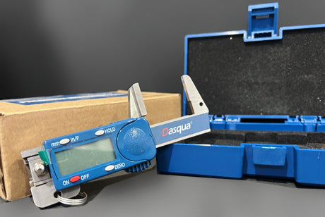 DASQUA 2140-8101 0-25 mm snap action caliper with protective case